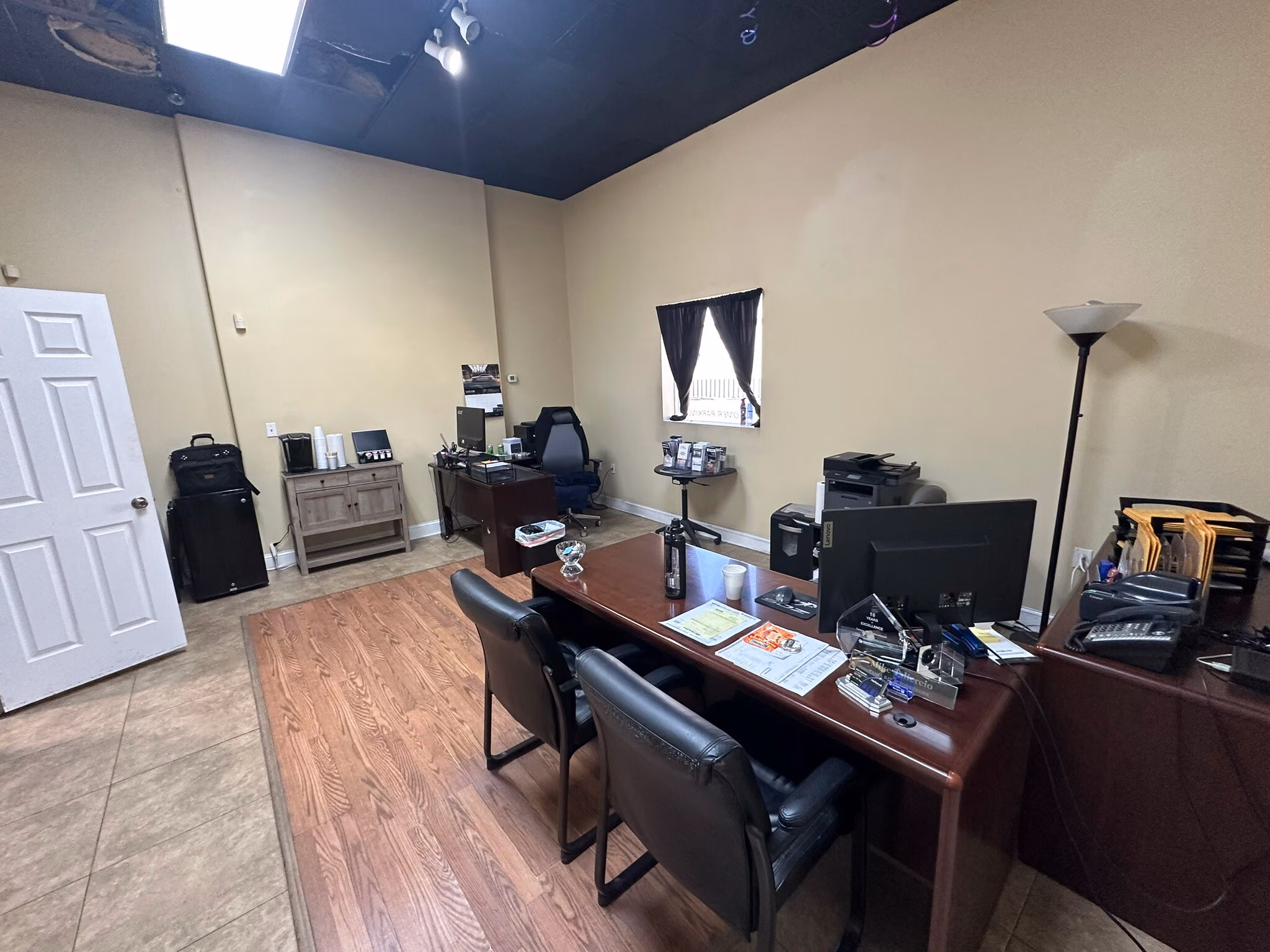 Perimeter office area inside the building